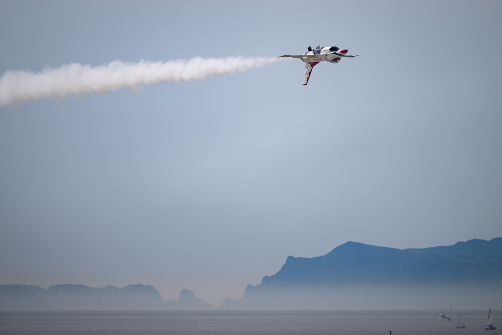 Naval Base Ventura County Hosts Blue Angels, Thunderbirds at Point Mugu Air Show