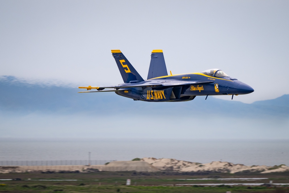 Naval Base Ventura County Hosts Blue Angels, Thunderbirds at Point Mugu Air Show