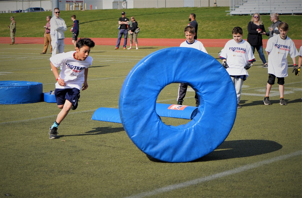 New England Patriots Alumni Put On Football Clinic At NS Newport