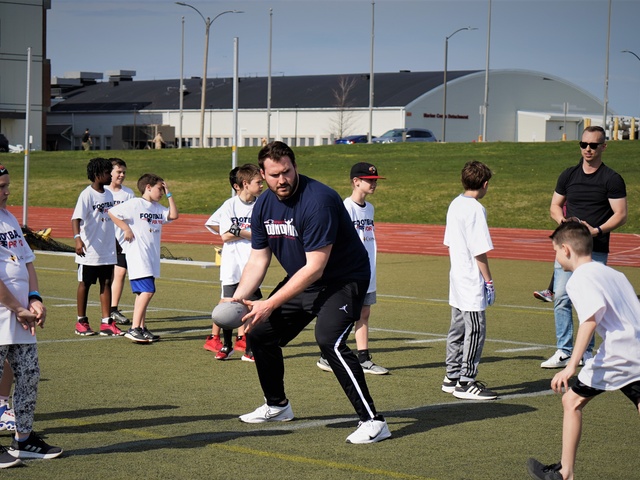 New England Patriots Alumni Put On Football Clinic At NS Newport