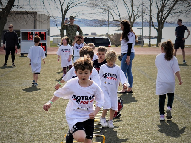 New England Patriots Alumni Put On Football Clinic At NS Newport
