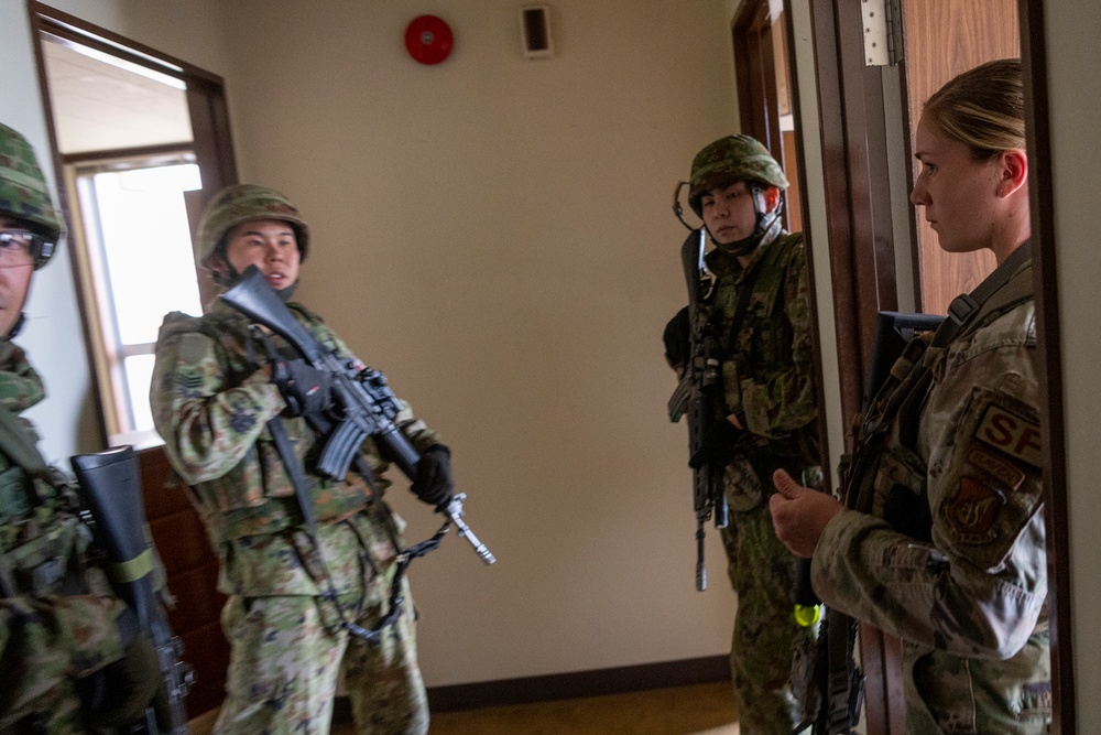 USAF, JGSDF, JASDF conduct close-quarters combat training