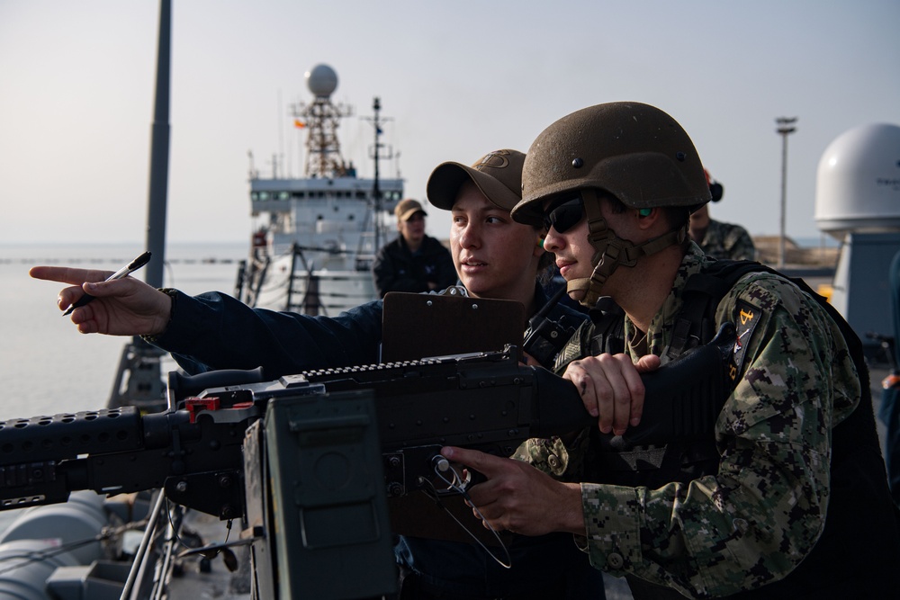 DVIDS - Images - USS Bulkeley (DDG 84) Live Fire Training Exercise ...