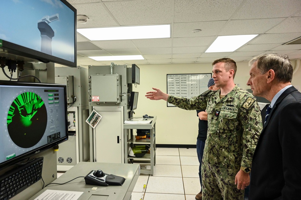 Director, Navy Staff Office visits Great Lakes