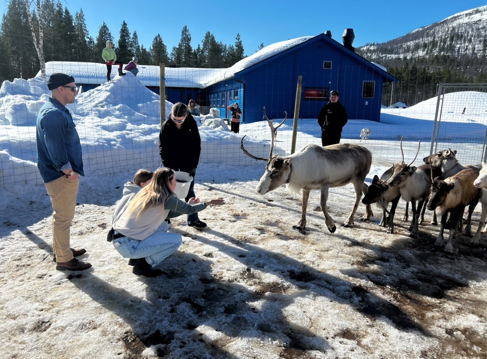 Marines and Sailors Volunteer at Local Sami School