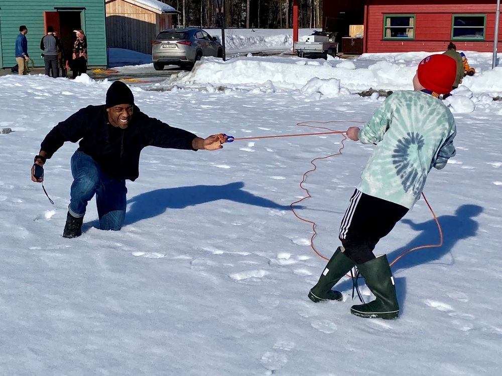 Marines and Sailors Volunteer at Local Sami School