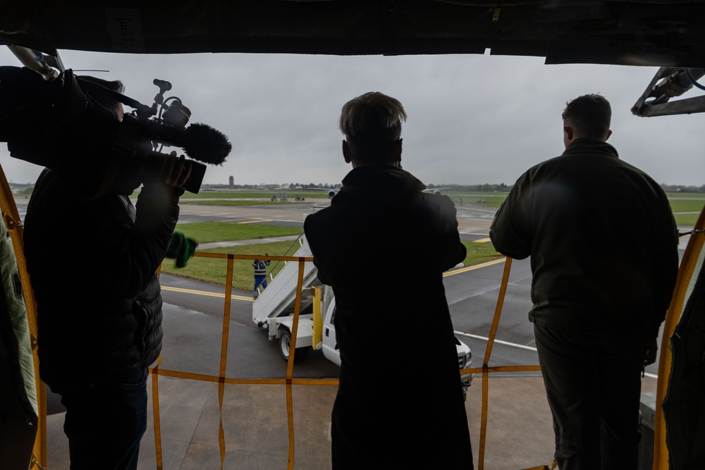 Team Mildenhall hosts flight for local media