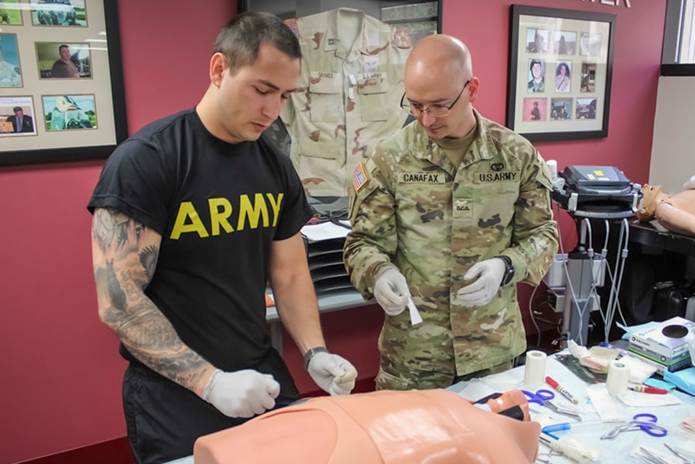 BACH IPAP Soldiers Conduct Chest Trauma Training