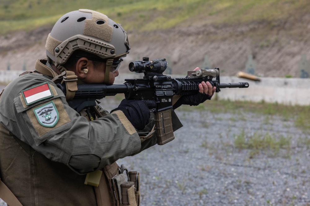 Recon Marines, Indonesian Korps Marinir engage targets during bilateral exercise