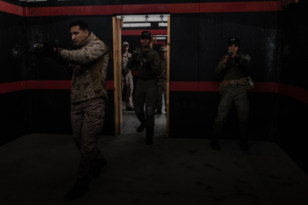 Recon Marines, Indonesian Korps Marinir rehearse urban combat tactics