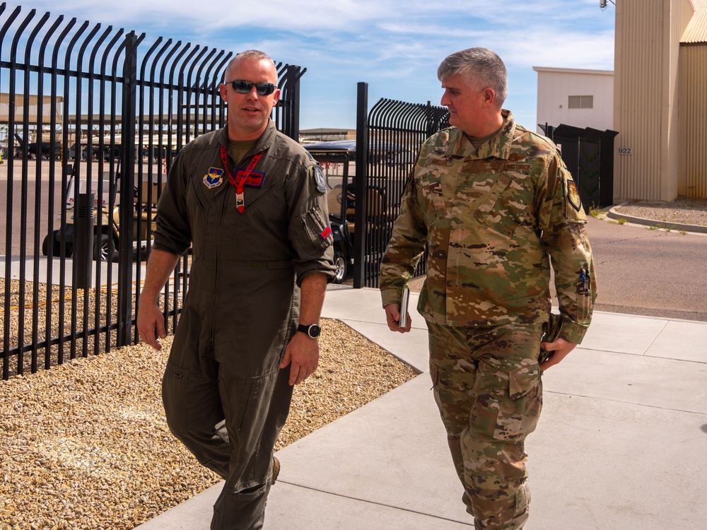 Major General Miller visits  Luke AFB to discuss pilot retention