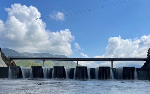 Water Flows Over Fuse Gates of Terminus Dam