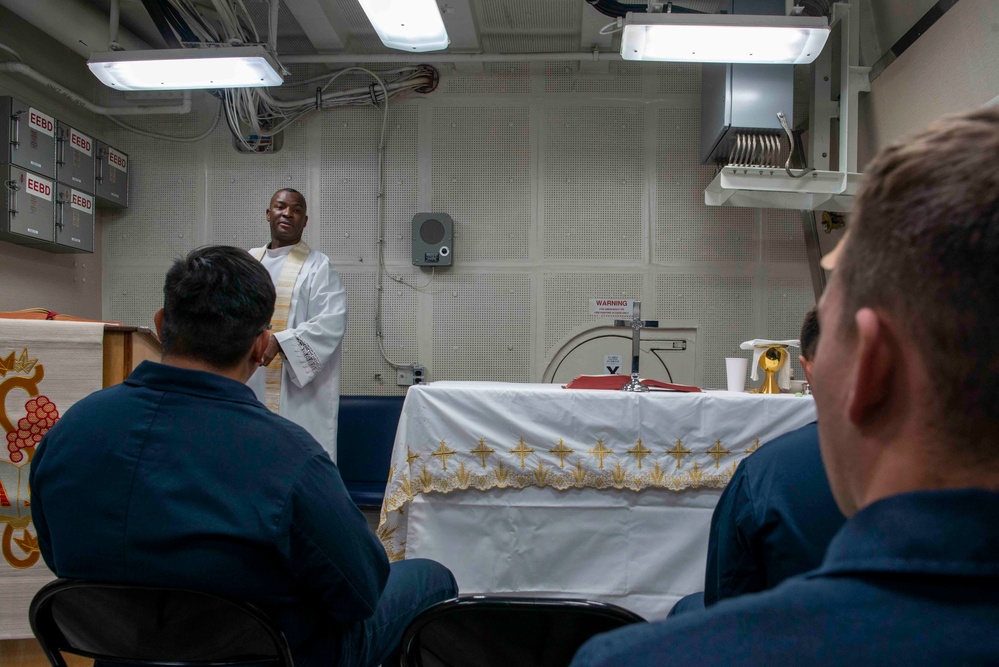 Nimitz Chaplain Provides Religious Services