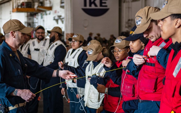 IKE Conducts Maintenance in Naval Station Norfolk