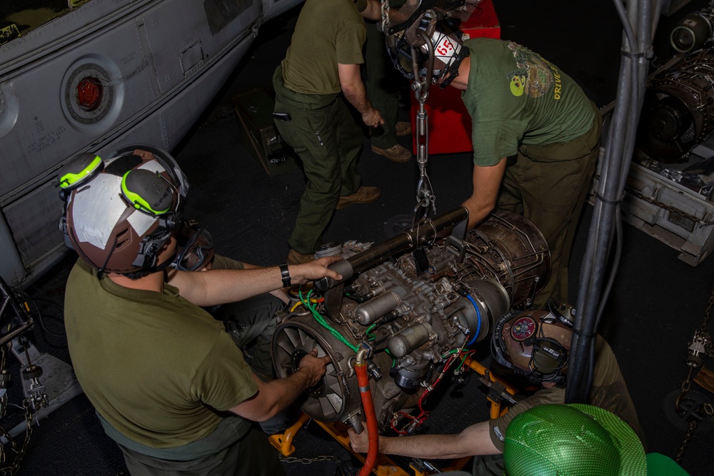 VMM 362 Pulling a UH-1Y Engine on USS Anchorage