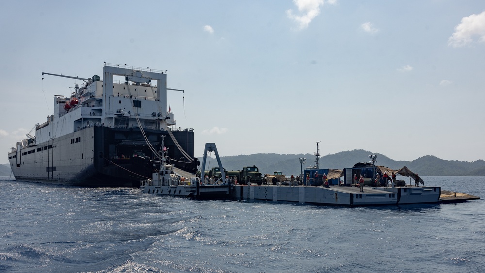 Balikatan 23 | USNS Dahl offloads equipment at Casiguran Bay