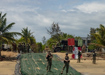 Balikatan 23 | USNS Dahl offloads equipment at Casiguran Bay