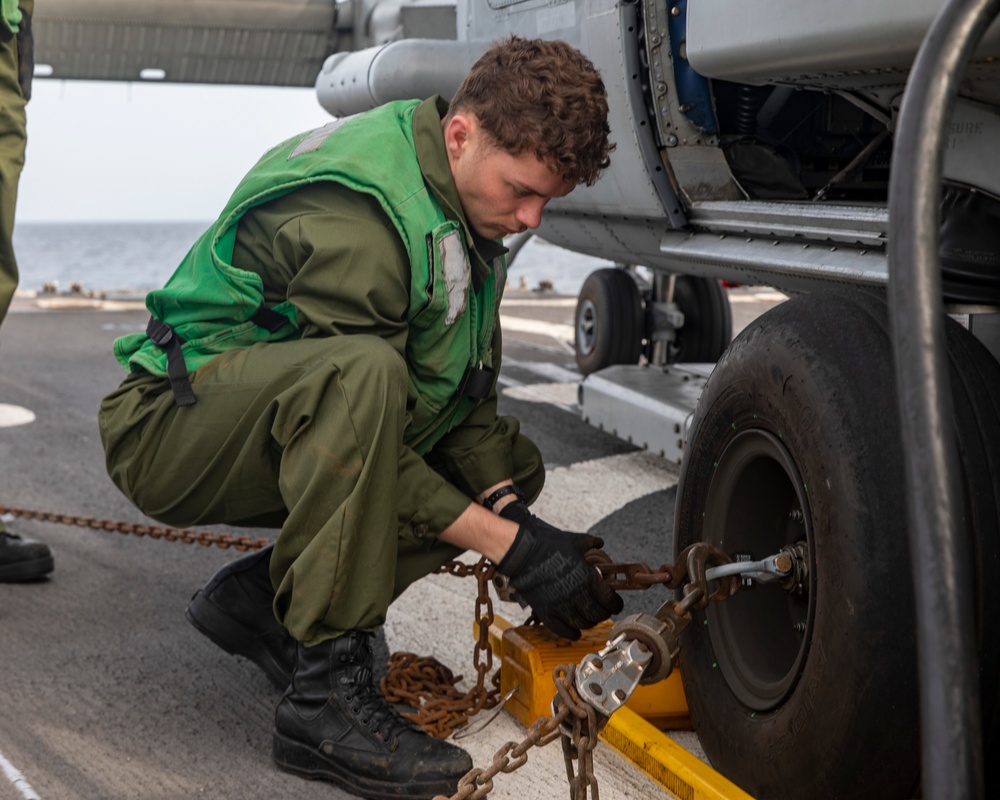 Sailors Conduct Flight Operations Aboard USS John Finn (DDG 113)