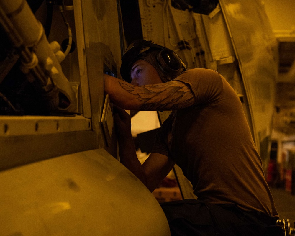 USS Carl Vinson (CVN 70) Sailors Conduct Maintenance