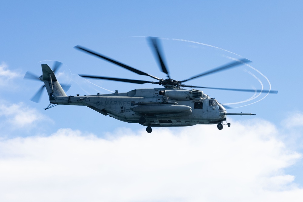 26th MEU Conducts Flight Operations At Sea