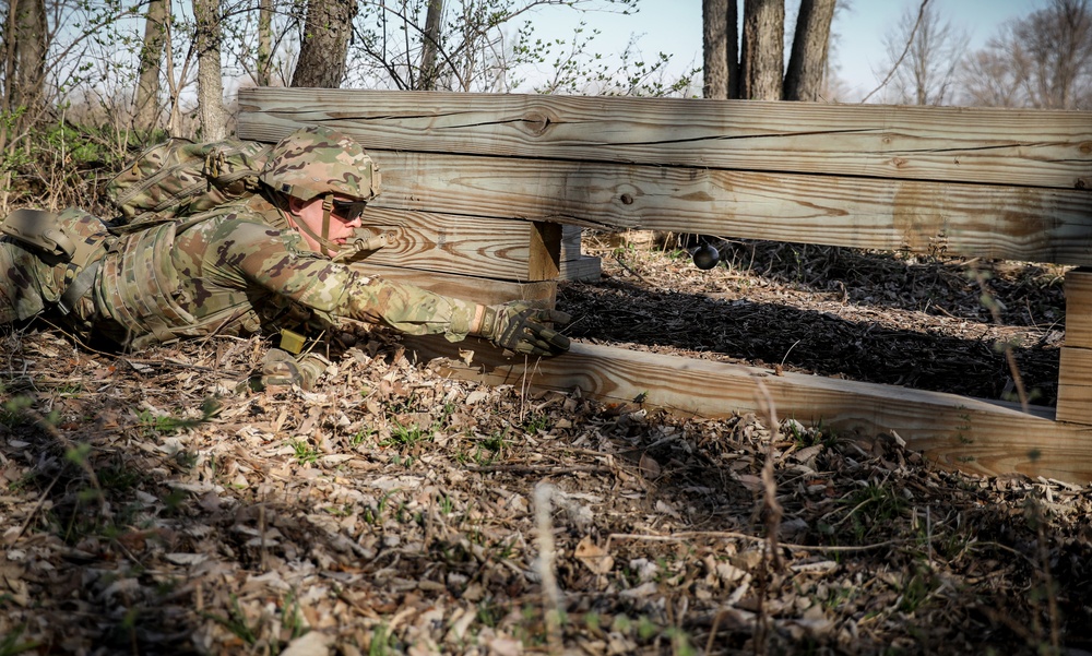 Iowa Best Warrior competitor throws grenade