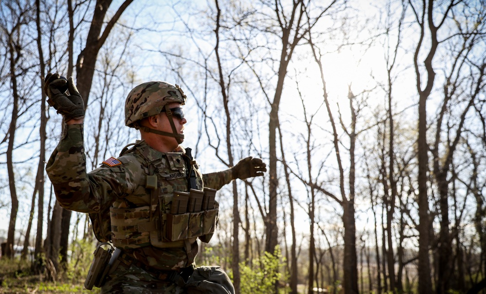 Iowa Best Warrior competitor throws grenade