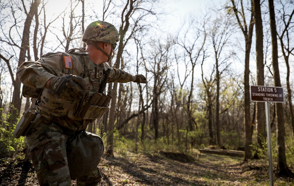 Iowa Best Warrior competitor throws grenade