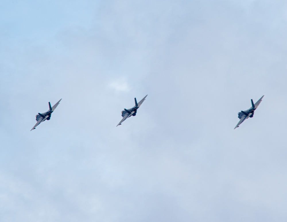 USS Carl Vinson (CVN70) Conducts Flight Operations