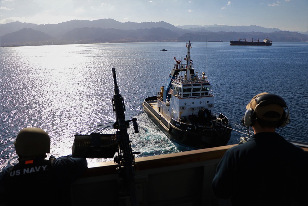 USS Paul Hamilton Departs Eilat, Israel