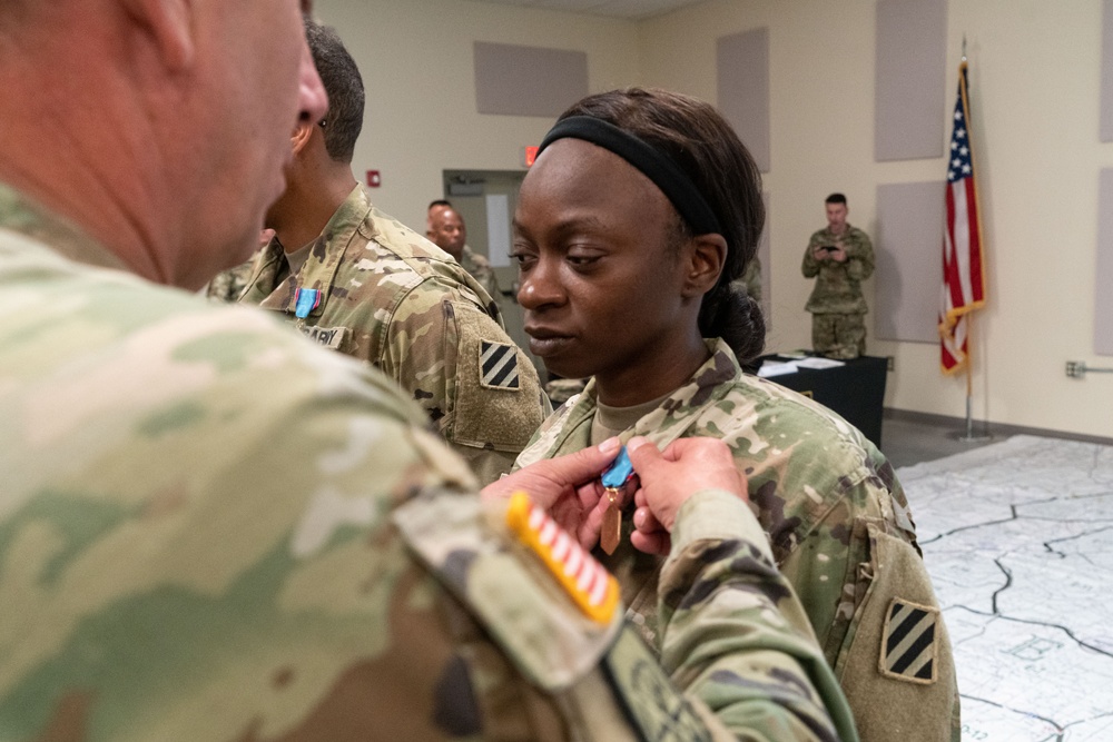 148th BSB Culinary Specialist Receives Georgia Achievement Medal