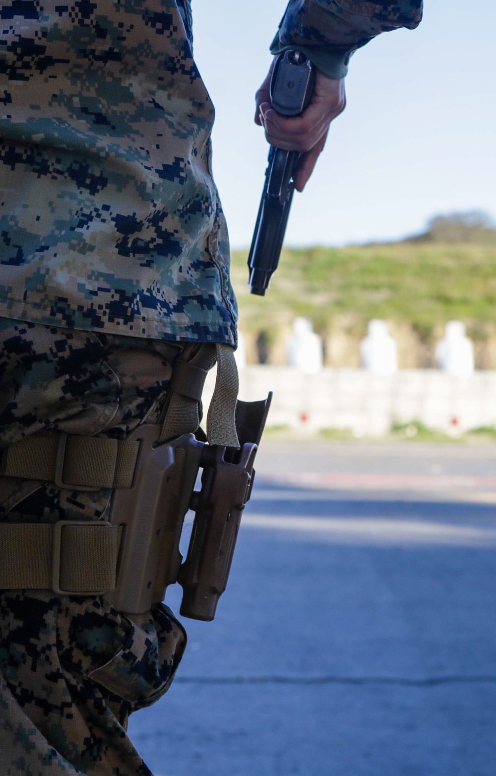 I MEF Marines conduct Pistol Qualification