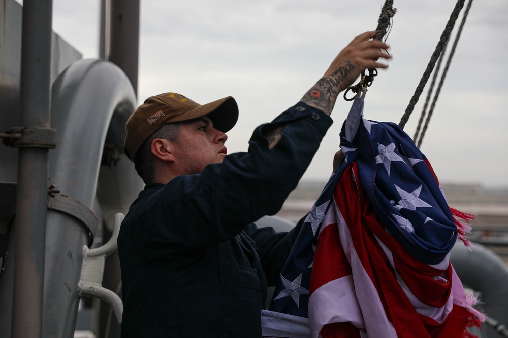 USS Carter Hall Pulls into Morehead City