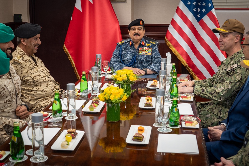 His Majesty the King of Bahrain Visits U.S. 5th Fleet Headquarters