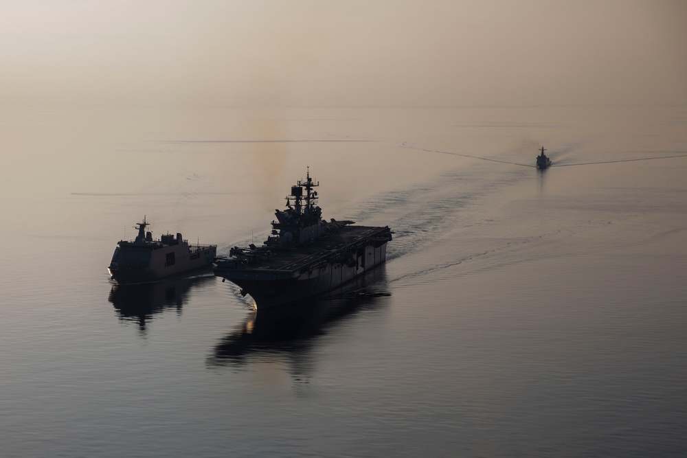 USS Makin Island Conducts Replenishment-at-Sea Exercise with Philippine navy