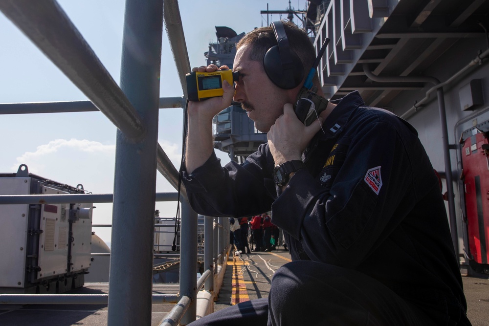 USS Makin Island Conducts Replenishment-at-Sea Exercise with Philippine navy