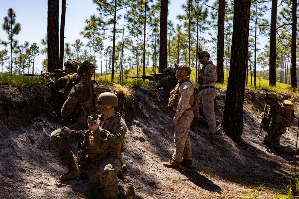 ‘Apache’ Marines conduct live-fire exercise