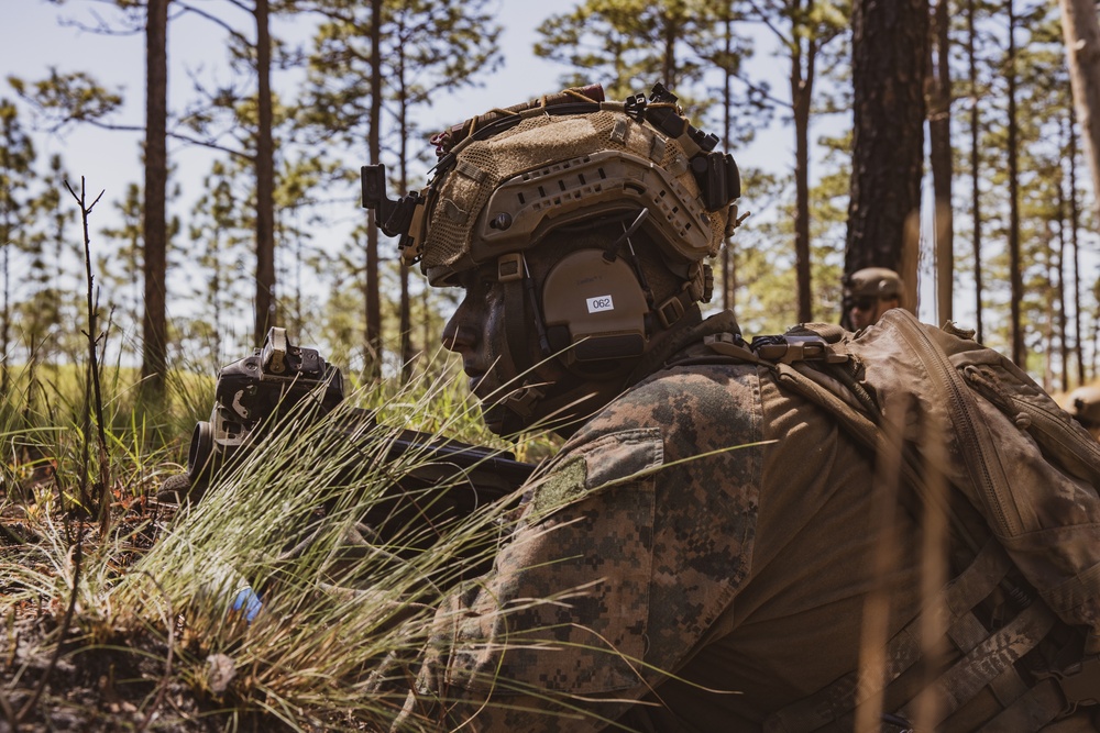 DVIDS - Images - ‘Apache’ Marines conduct live-fire exercise [Image 4 of 7]