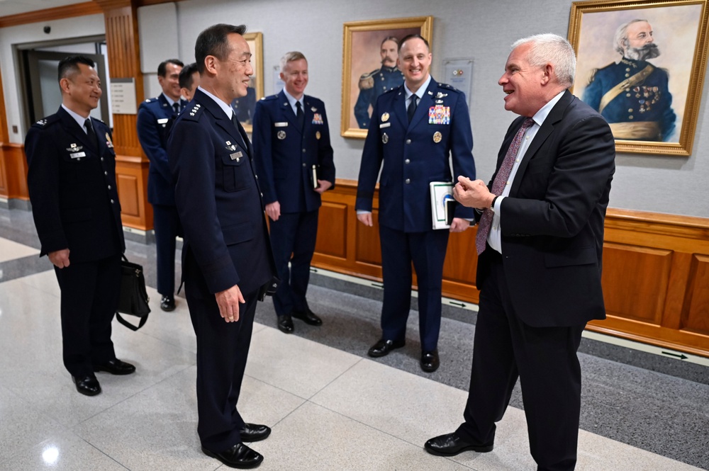 CSAF Brown meets Japan Gen. Uchikura