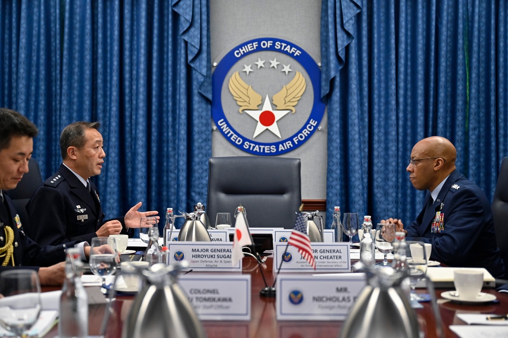 CSAF Brown meets Japan Gen. Uchikura