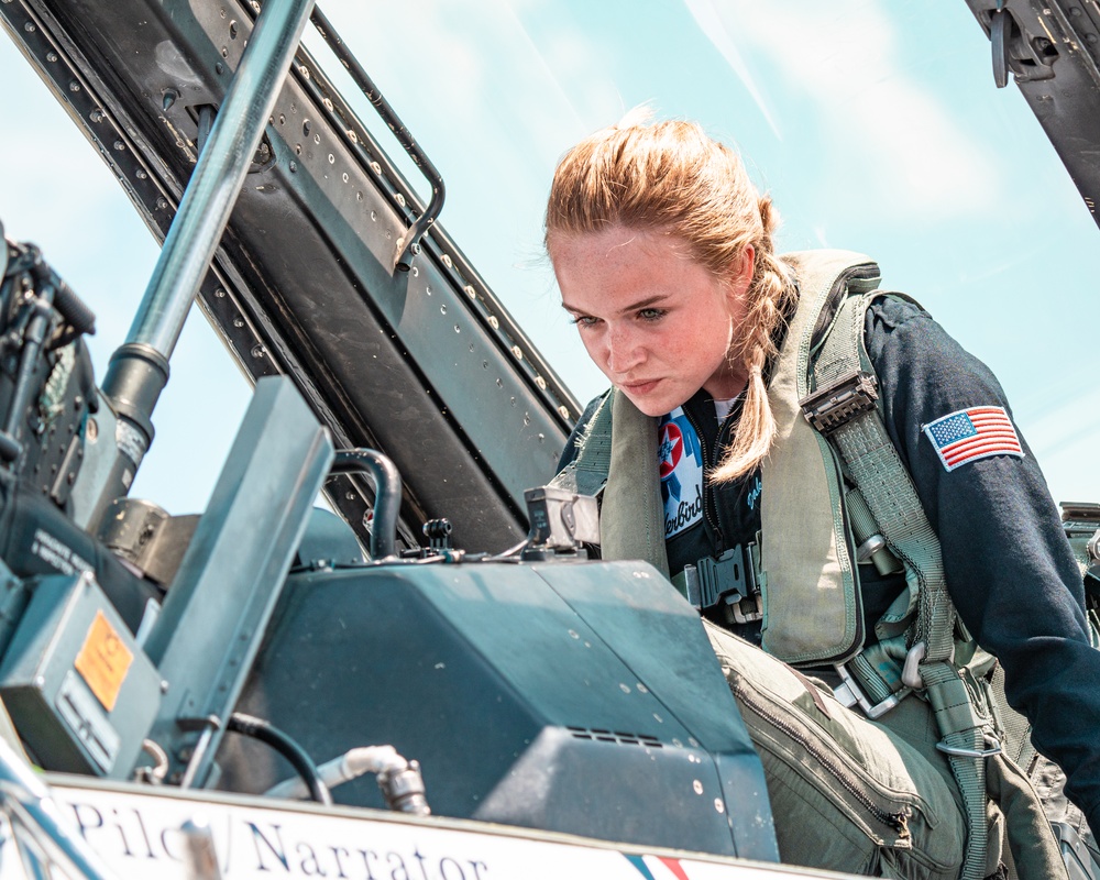 Thunderbirds Soar on the Space Coast