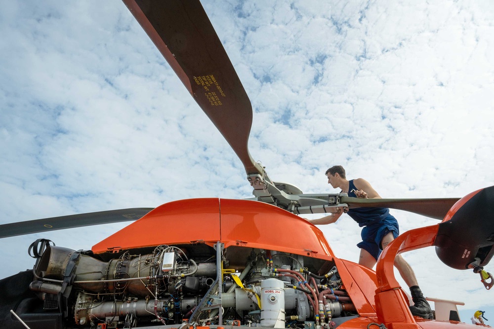 HITRON crew performs maintenance at sea aboard U.S. Coast Guard Cutter Active