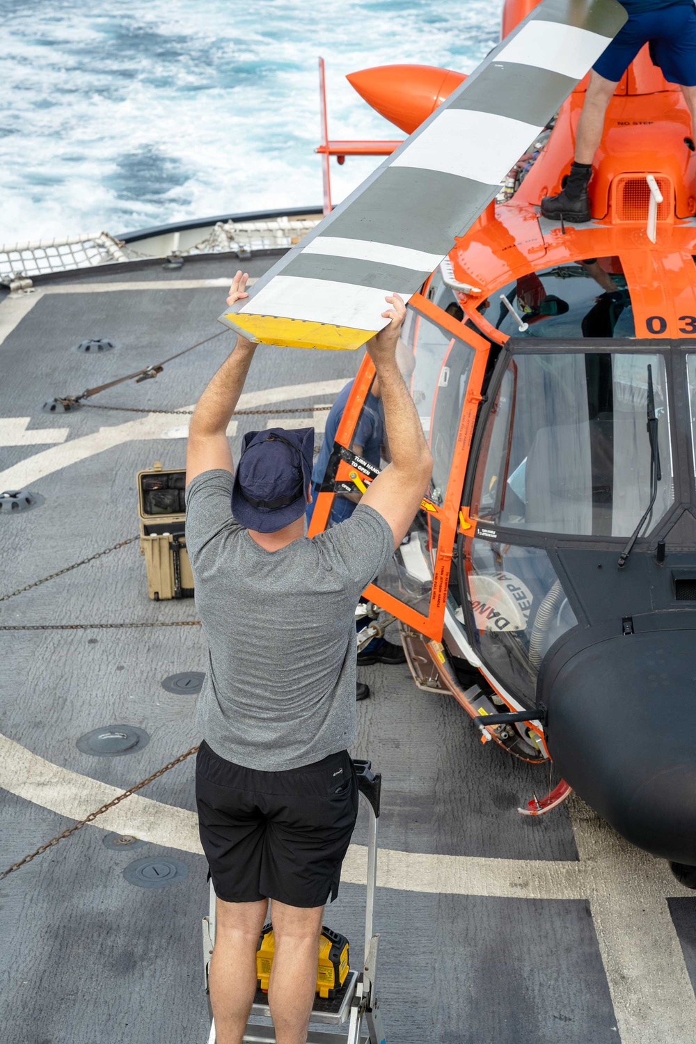 HITRON crew performs maintenance at sea aboard U.S. Coast Guard Cutter Active