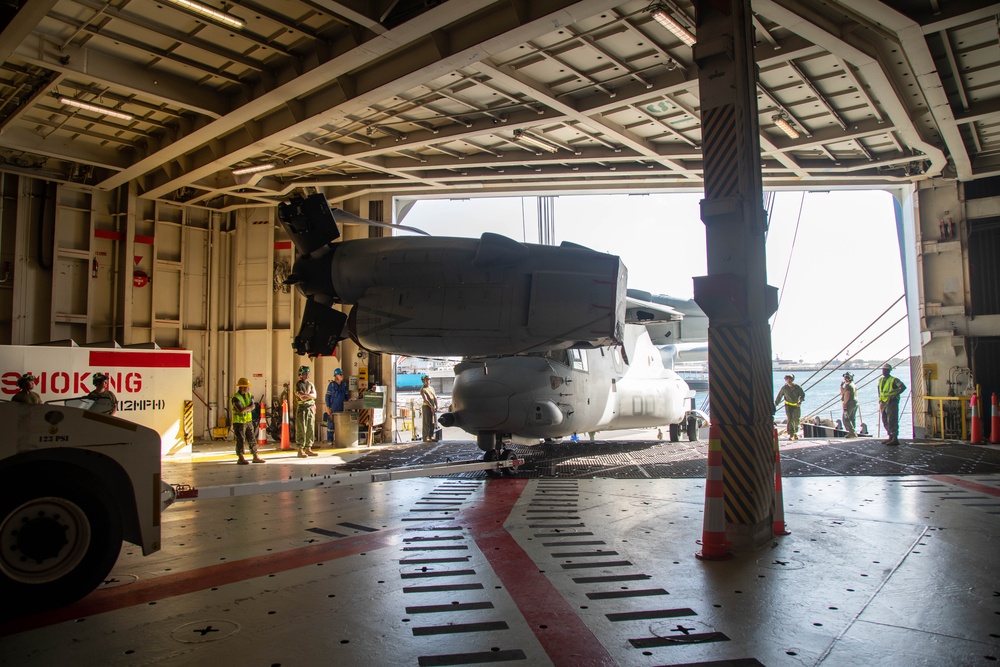 VMM-363 MV-22B Osprey Loading, JBPHH