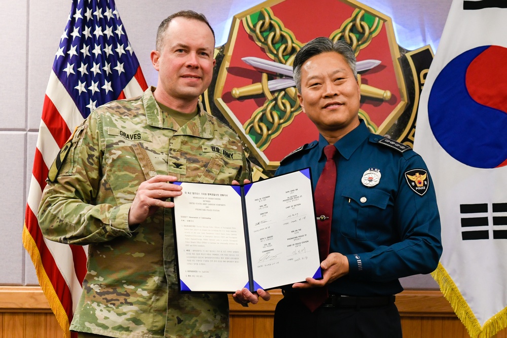U.S. Army Garrison Humphreys signs a memorandum of understanding with Pyeongtaek City Police Department