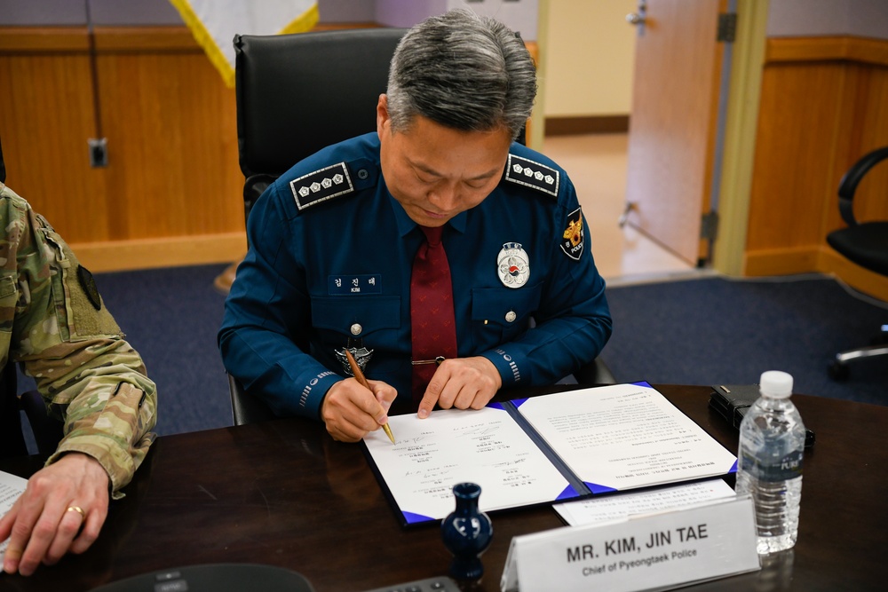 U.S. Army Garrison Humphreys signs a memorandum of understanding with Pyeongtaek City Police Department