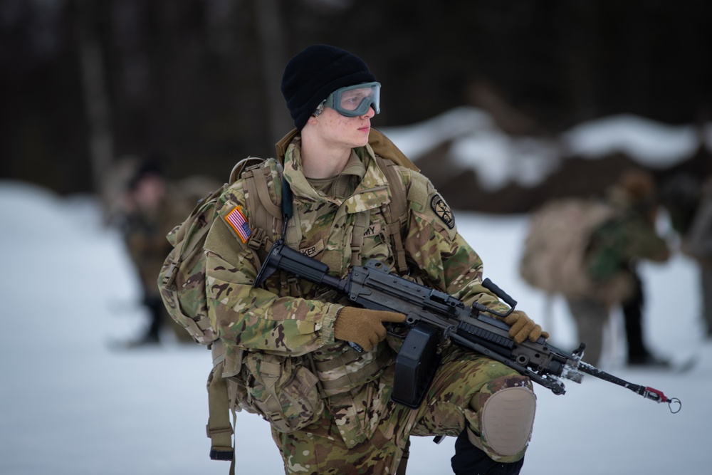 Cadets with University Alaska Anchorage Army ROTC Seawolf Detachment and University Alaska Fairbanks Army ROTC Nanook Battalion train together during the Operation Valkyrie Sheild