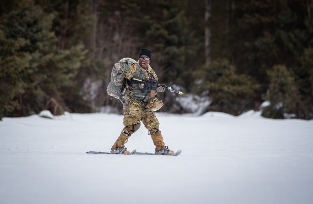 Cadets with University Alaska Anchorage Army ROTC Seawolf Detachment and University Alaska Fairbanks Army ROTC Nanook Battalion train together during the Operation Valkyrie Sheild