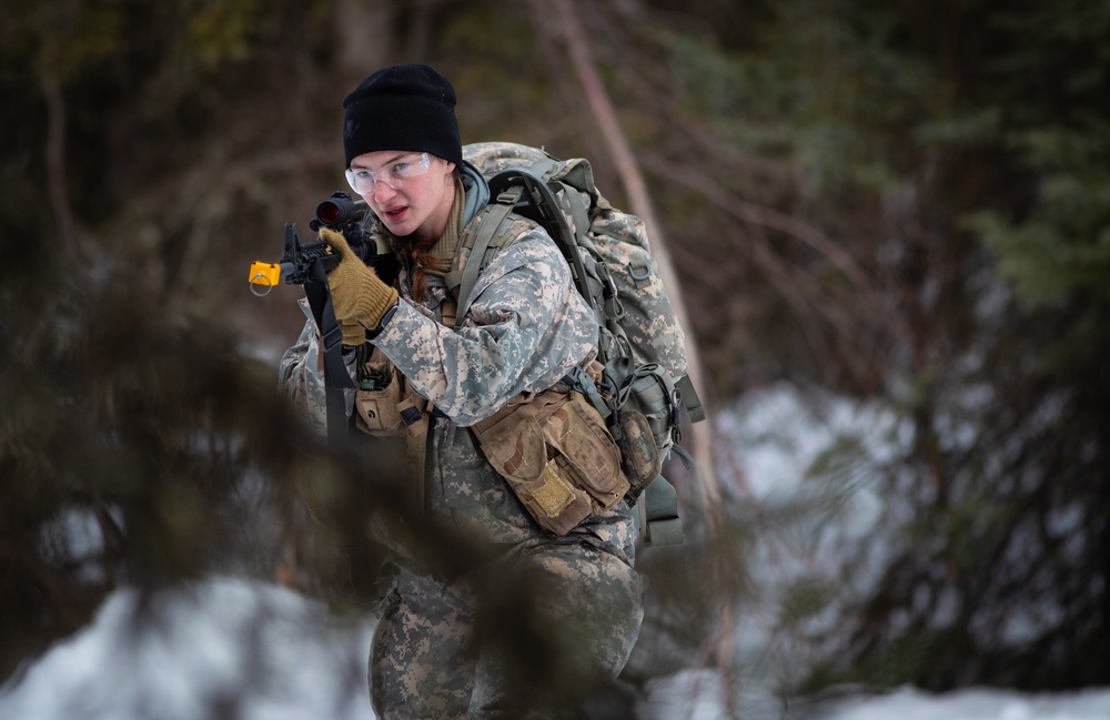 Cadets with University Alaska Anchorage Army ROTC Seawolf Detachment and University Alaska Fairbanks Army ROTC Nanook Battalion train together during the Operation Valkyrie Sheild