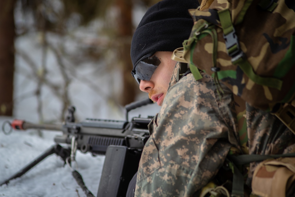 Cadets with University Alaska Anchorage Army ROTC Seawolf Detachment and University Alaska Fairbanks Army ROTC Nanook Battalion train together during the Operation Valkyrie Sheild