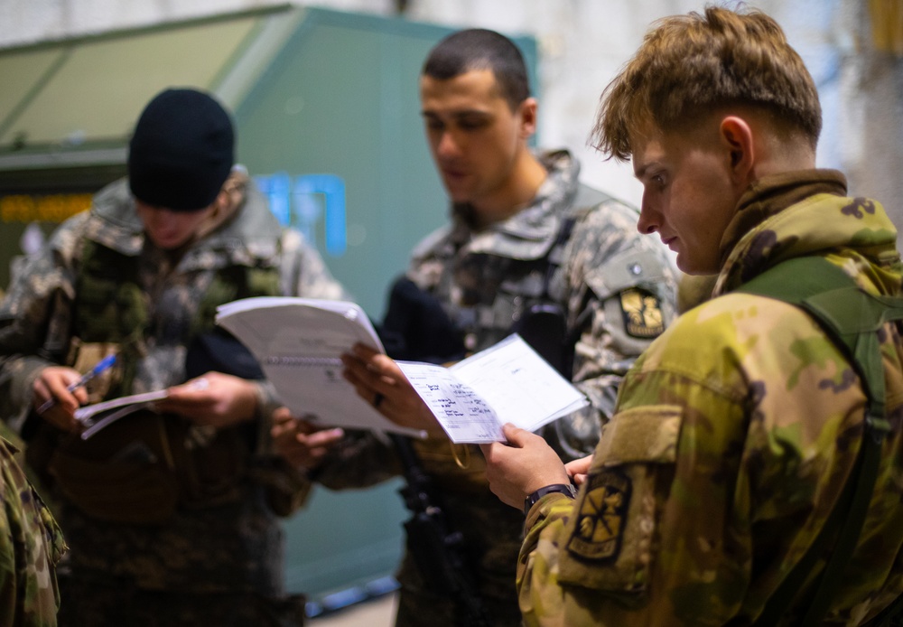 Cadets with University Alaska Anchorage Army ROTC Seawolf Detachment and University Alaska Fairbanks Army ROTC Nanook Battalion train together during the Operation Valkyrie Sheild